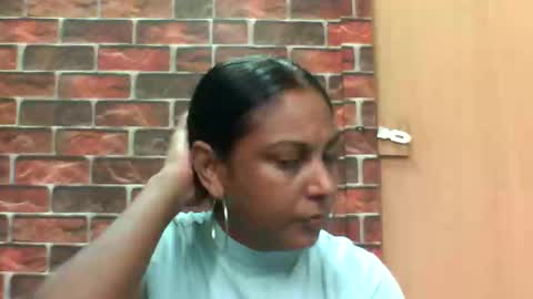 indian_spice_girl online show from April 4, 6:22 am