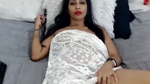 Jazmin online show from April 12, 3:11 am