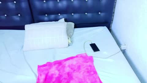 indian_whore18 online show from May 28, 3:04 am