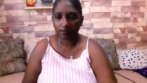 Snapshot of indianblue3 chatting on January 4, 7:55 am tracy online show from January 4, 7:55 am