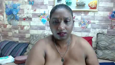 Snapshot of indianblue3 chatting on October 10, 9:41 am tracy online show from October 10, 9:41 am