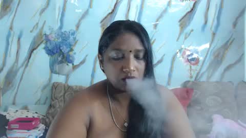 Snapshot of indianblue3 chatting on June 4, 9:15 am tracy online show from June 4, 9:15 am