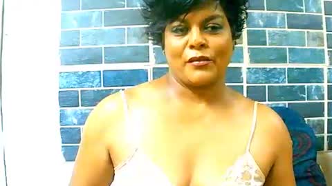 Snapshot of indiancherrypie chatting on December 13, 7:25 am indiancherrypie online show from December 13, 7:25 am