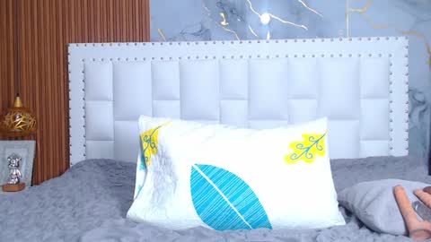 LITTLE AINHOA  online show from January 22, 8:17 pm