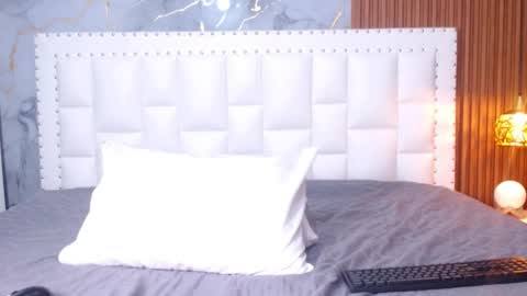 LITTLE AINHOA  online show from March 4, 7:54 pm