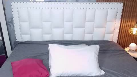 LITTLE AINHOA  online show from March 12, 7:49 pm