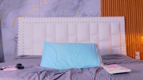 LITTLE AINHOA  online show from September 29, 7:40 pm