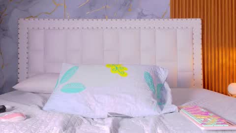 LITTLE AINHOA  online show from October 28, 7:38 pm