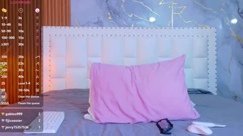 LITTLE AINHOA  online show from February 14, 8:05 pm