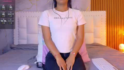 LITTLE AINHOA  online show from March 18, 8:12 pm