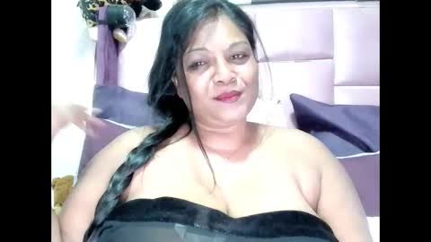 Snapshot of indiandelia chatting on October 27, 3:54 am indiandelia online show from October 27, 3:54 am