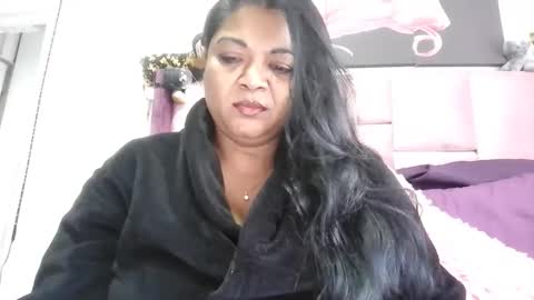 Snapshot of indiandelia chatting on May 18, 5:02 am indiandelia online show from May 18, 5:02 am