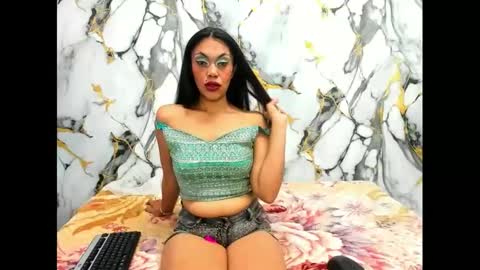 Snapshot of indiandesire4u69 chatting on September 24, 7:33 am Lia online show from September 24, 7:33 am