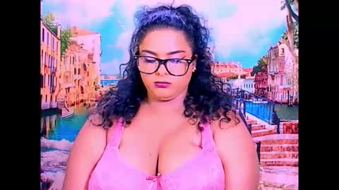 Snapshot of indianfairy4u chatting on December 18, 8:59 pm natasha online show from December 18, 8:59 pm