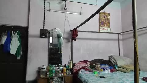 Snapshot of indianjhonnysins chatting on February 27, 1:00 pm BOREDILDO online show from February 27, 1:00 pm