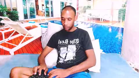 Snapshot of indianmagicmike69 chatting on February 1, 5:11 pm indianmagicmike69 online show from February 1, 5:11 pm