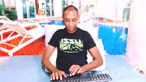 Snapshot of indianmagicmike69 chatting on February 3, 4:01 pm indianmagicmike69 online show from February 3, 4:01 pm