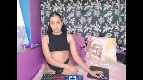 Snapshot of indianmaxine07 chatting on October 20, 6:47 am indianmaxine07 online show from October 20, 6:47 am