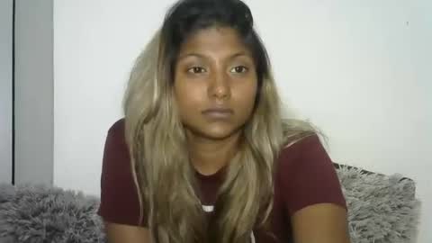 indianqtpie6 online show from September 19, 6:19 pm