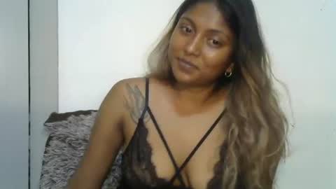 indianqtpie6 online show from February 12, 6:52 am