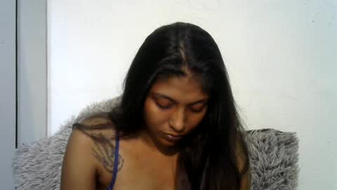 indianqtpie6 online show from June 16, 6:43 pm