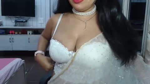 Snapshot of indianrads9 chatting on April 19, 4:50 pm Radha online show from April 19, 4:50 pm