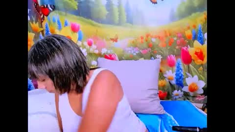 indianroxy27 online show from February 12, 7:47 am