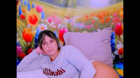 indianroxy27 online show from February 24, 6:33 am