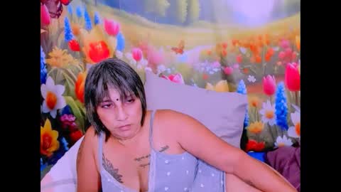 indianroxy27 online show from March 11, 6:30 am