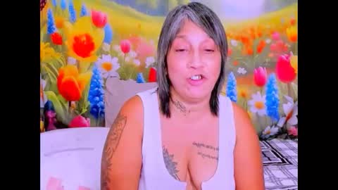 indianroxy27 online show from April 11, 6:29 am