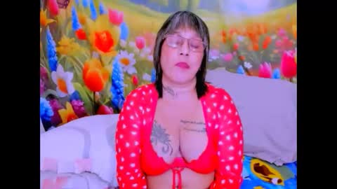 Snapshot of indianroxy27 chatting on April 30, 7:42 pm indianroxy27 online show from April 30, 7:42 pm