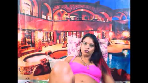 indiansexyass4u2luv online show from January 24, 9:05 pm