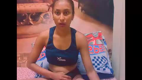 indiansexybutt4u2luv online show from January 13, 6:40 am