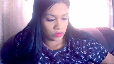 Snapshot of indiansexyy21 chatting on July 22, 10:40 am indiansexyy21 online show from July 22, 10:40 am
