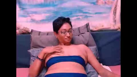 Snapshot of indianspicy69 chatting on December 13, 4:54 am Shreya online show from December 13, 4:54 am