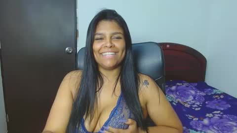 Snapshot of indica_18 chatting on December 4, 11:41 am Aleja vallejo online show from December 4, 11:41 am