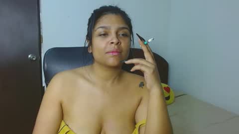 Snapshot of indica_18 chatting on February 26, 9:10 am Aleja vallejo online show from February 26, 9:10 am