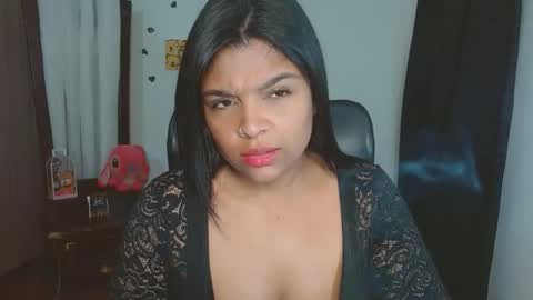 Snapshot of indica_18 chatting on October 5, 8:07 pm Aleja vallejo online show from October 5, 8:07 pm