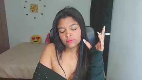 Snapshot of indica_18 chatting on October 21, 1:01 pm Aleja vallejo online show from October 21, 1:01 pm