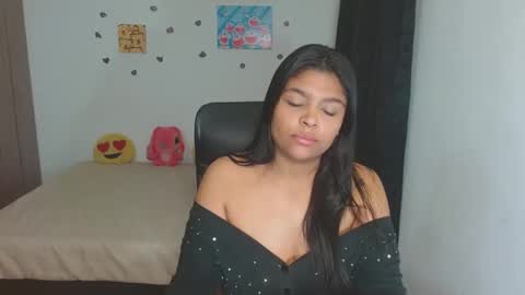 Aleja vallejo online show from November 15, 1:36 am