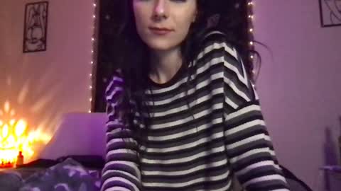 Snapshot of indigobay chatting on January 12, 7:32 am Indigo Bay online show from January 12, 7:32 am