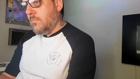 Snapshot of indigolvr chatting on January 2, 12:55 am BroLOU online show from January 2, 12:55 am