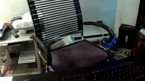 Snapshot of indigolvr chatting on December 21, 1:57 am BroLOU online show from December 21, 1:57 am