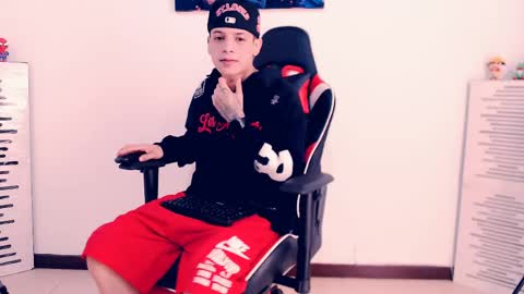 matias online show from April 4, 3:42 pm