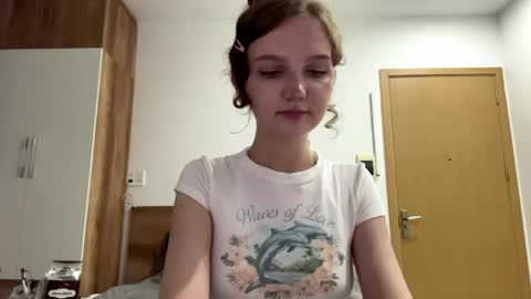 Snapshot of inellheinen chatting on May 14, 4:25 pm Viola online show from May 14, 4:25 pm
