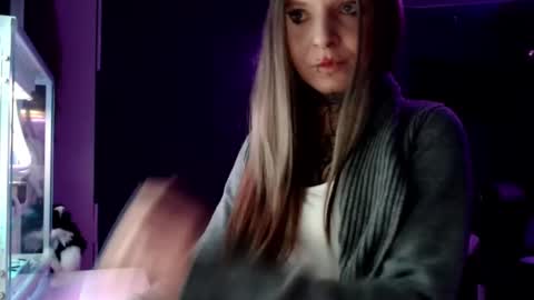 Snapshot of inesdesire chatting on January 17, 4:15 pm InesDesire online show from January 17, 4:15 pm