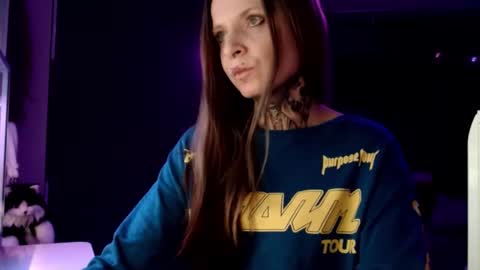 Snapshot of inesdesire chatting on January 27, 10:16 pm InesDesire online show from January 27, 10:16 pm