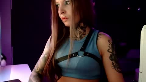 Snapshot of inesdesire chatting on February 7, 4:24 pm InesDesire online show from February 7, 4:24 pm