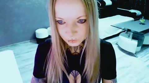 Snapshot of inesdesire chatting on October 28, 8:18 am InesDesire online show from October 28, 8:18 am