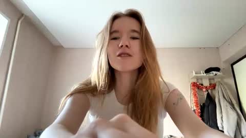 Snapshot of inespacheco chatting on July 4, 1:39 pm Sofia online show from July 4, 1:39 pm